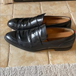 Men’s black Gucci shoes size 10